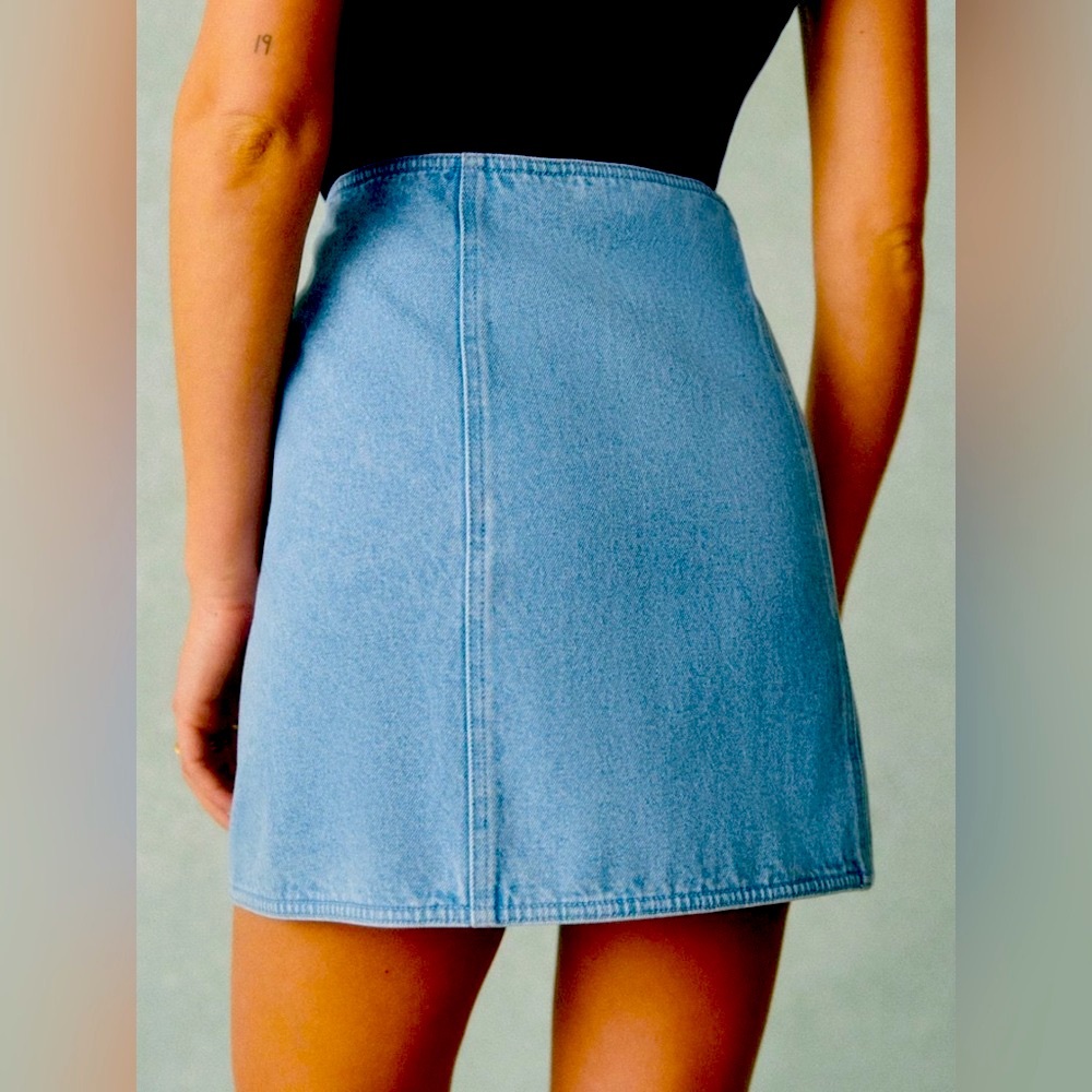 Sezane Light Blue Denim Mini Skirt with Front Zip - Picture 4 of 9